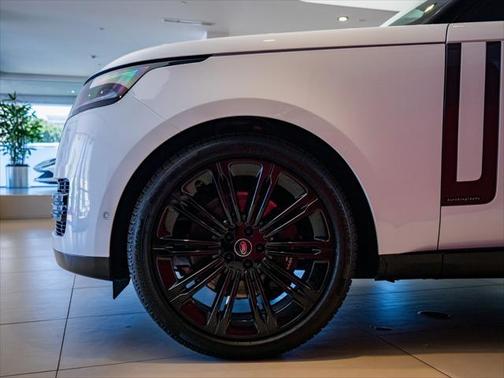 2025 Land Rover Range Rover P530 Autobiography