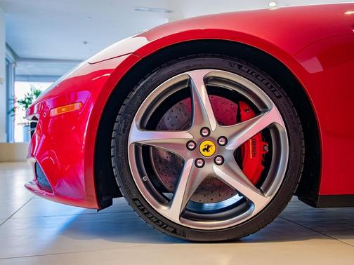 2012 Ferrari FF Base