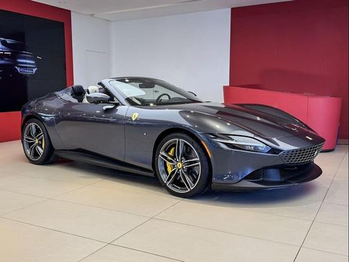 2025 Ferrari Roma Spider Base