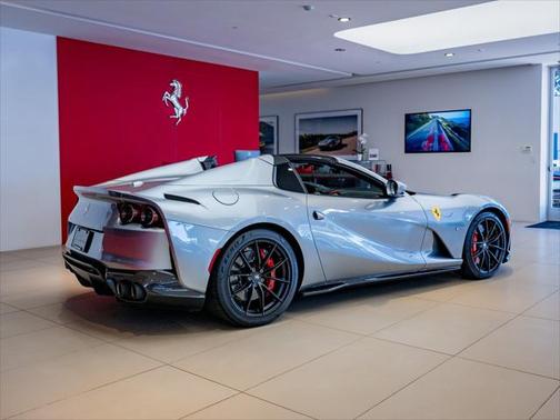 2021 Ferrari 812 GTS Base