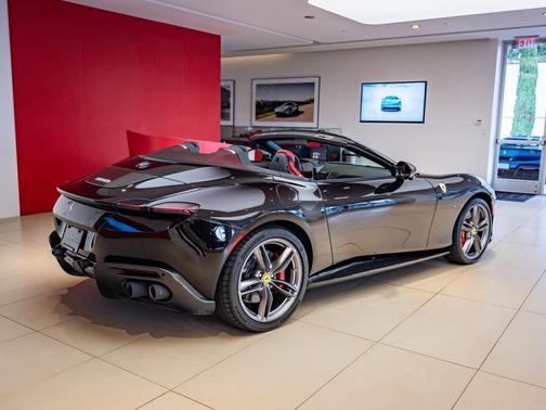 2024 Ferrari Roma Spider Base