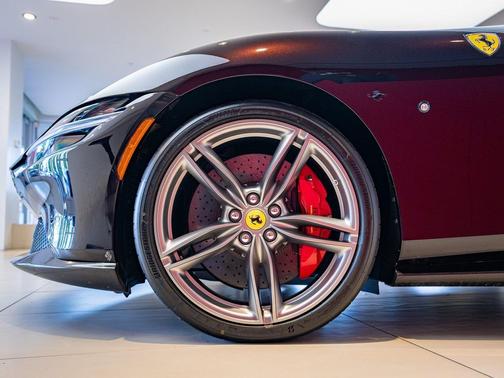 2024 Ferrari Roma Spider Base