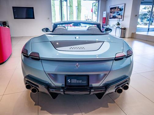 2024 Ferrari Roma Base