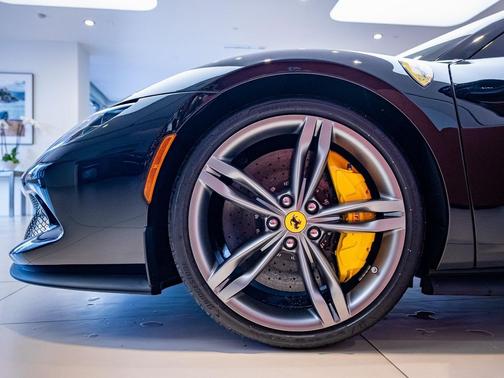 2025 Ferrari 296 GTS Base