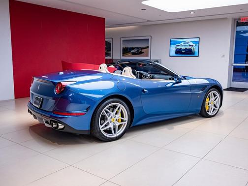 2017 Ferrari California T