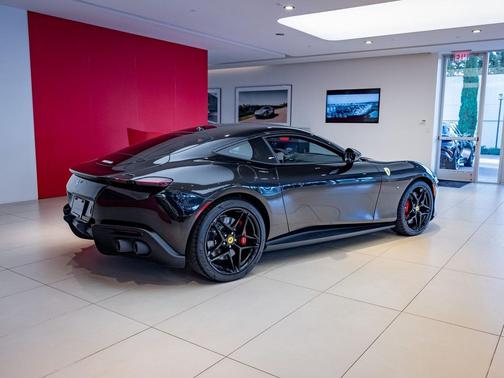 2024 Ferrari Roma Base