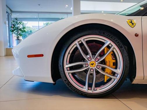 2016 Ferrari 488 GTB Base