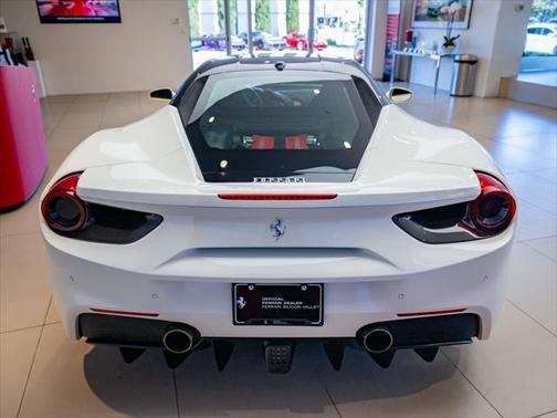 2016 Ferrari 488 GTB Base