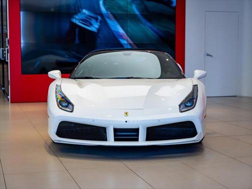 2016 Ferrari 488 GTB Base