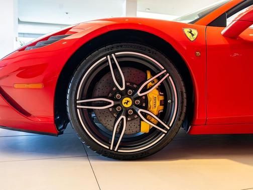 Rosso Corsa 2015 Ferrari 458 Speciale Base