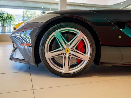 Nero 2014 Ferrari F12berlinetta Base