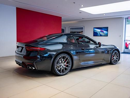 2024 Maserati GranTurismo Trofeo