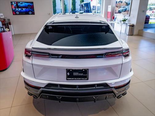 2024 Lamborghini Urus Performante