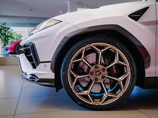 2024 Lamborghini Urus Performante