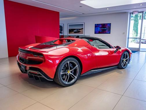 2025 Ferrari 296 GTS 