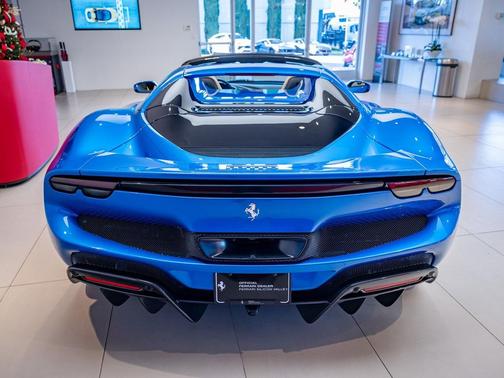 2024 Ferrari 296 GTS Base