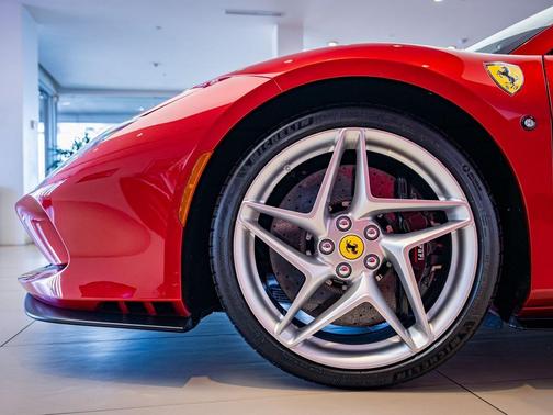 2021 Ferrari F8 Spider Base