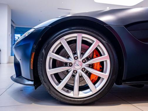 2020 Aston Martin Vantage Base