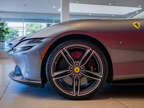 2022 Ferrari Roma Base