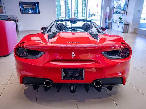 2019 Ferrari 488 Spider Base