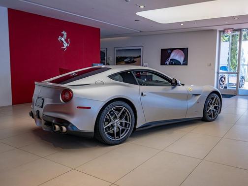 2014 Ferrari F12berlinetta Base
