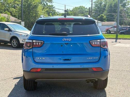 Laser Blue Pearlcoat 2018 Jeep Compass Limited