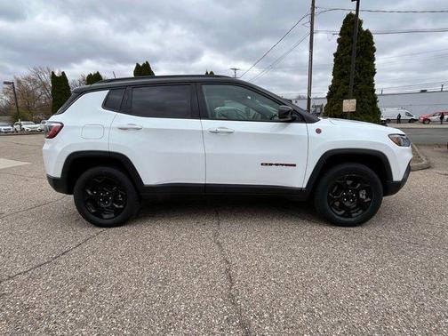 2023 Jeep Compass Trailhawk