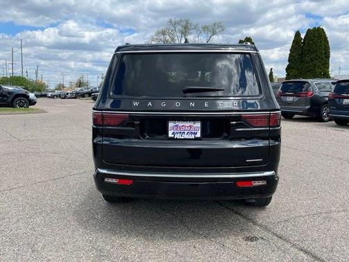 Diamond Black Crystal Pearlcoat 2024 Jeep Wagoneer Series II 4x4