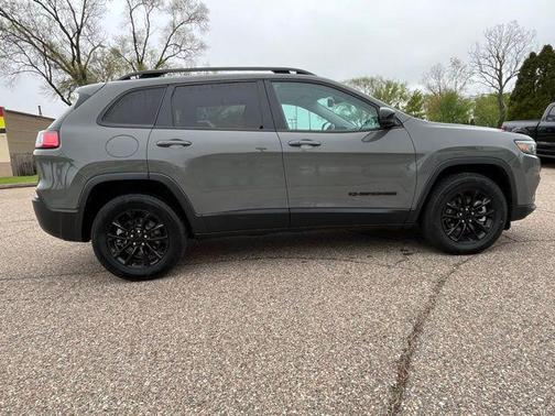 2023 Jeep Cherokee Altitude