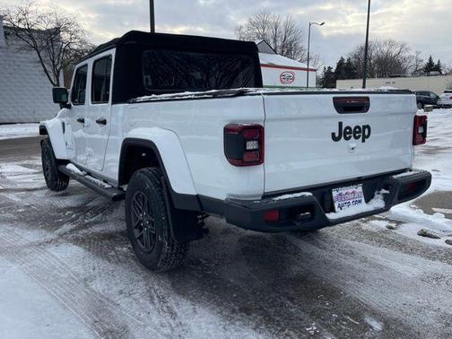 2024 Jeep Gladiator Sport S
