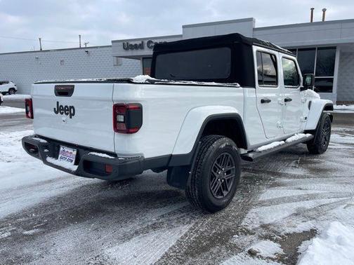 2024 Jeep Gladiator Sport S