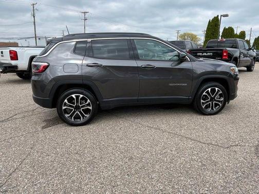 Granite Crystal Metallic Clearcoat 2023 Jeep Compass Limited