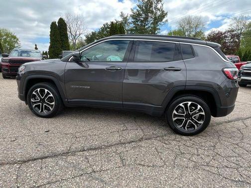 Granite Crystal Metallic Clearcoat 2023 Jeep Compass Limited