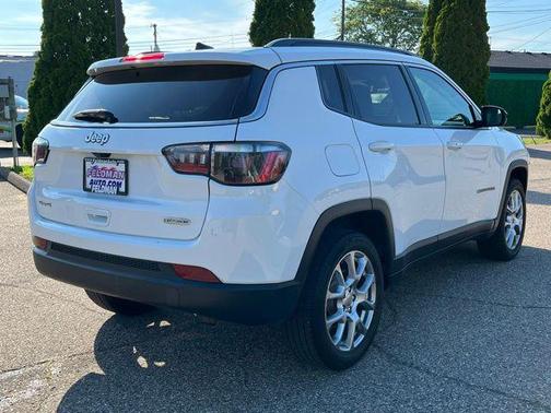 2022 Jeep Compass Latitude Lux
