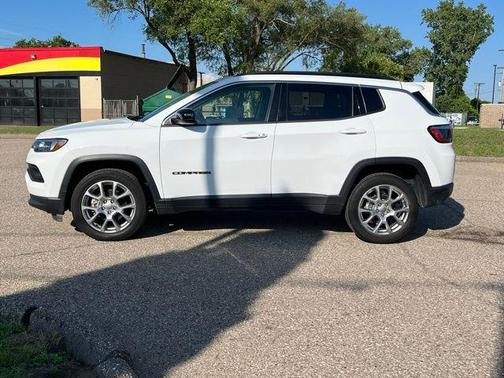 2022 Jeep Compass Latitude Lux