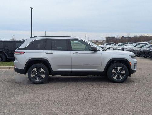 2025 Jeep Grand Cherokee 4xe Base