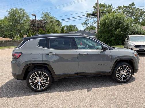 Sting-Gray Clearcoat 2022 Jeep Compass Limited
