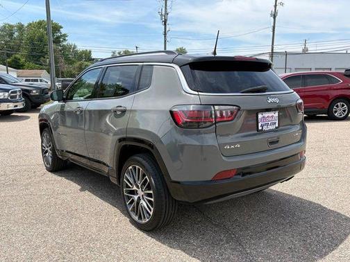 Sting-Gray Clearcoat 2022 Jeep Compass Limited