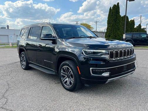Diamond Black Crystal Pearlcoat 2024 Jeep Wagoneer Series II 4x4