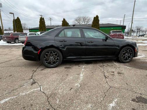 2023 Chrysler 300 Touring