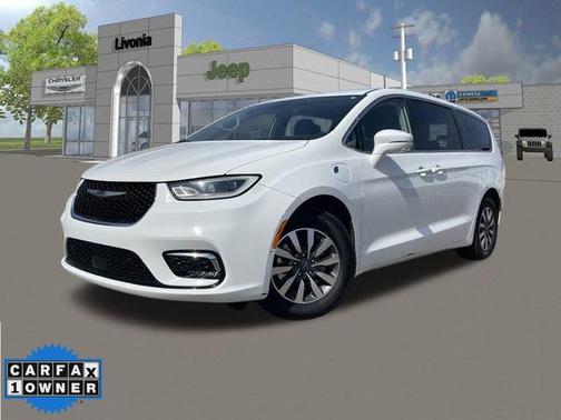 2022 Chrysler Pacifica Hybrid Touring L
