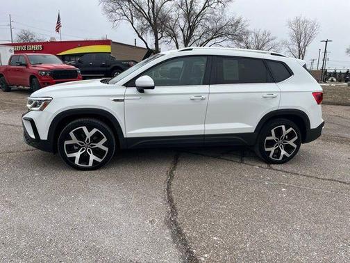 2022 Volkswagen Taos 1.5T SEL