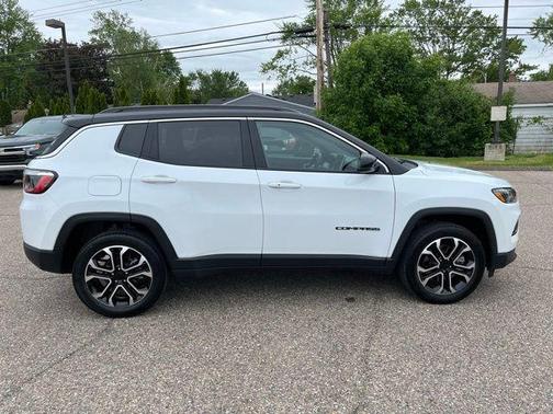 Bright White Clearcoat 2023 Jeep Compass Limited