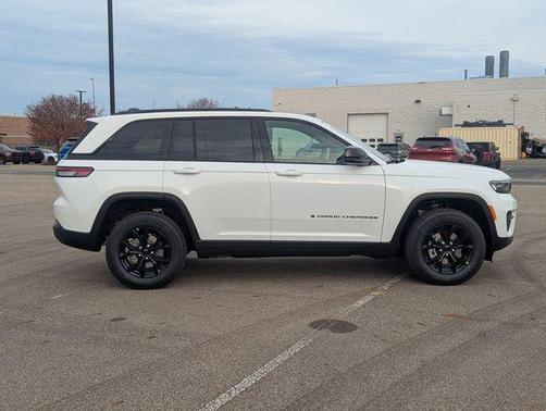 2025 Jeep Grand Cherokee Altitude