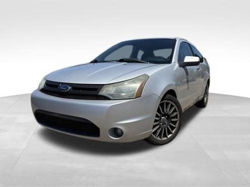 Silver 2009 Ford Focus SES