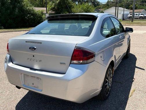 Silver 2009 Ford Focus SES