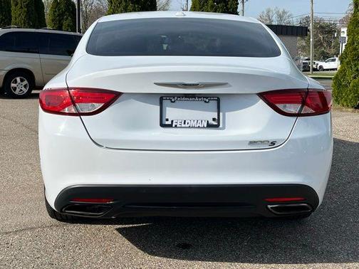 2016 Chrysler 200 S