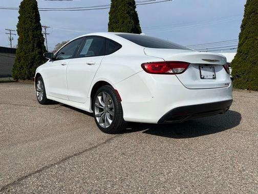 2016 Chrysler 200 S