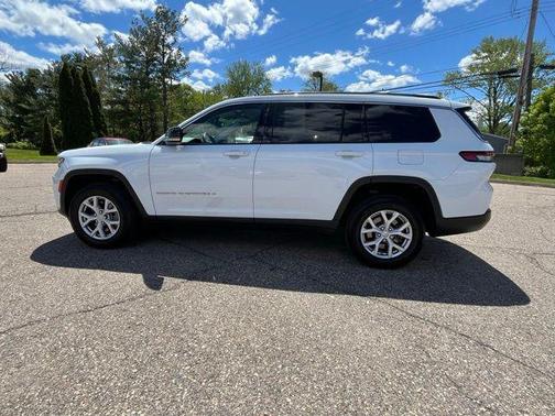 Bright White Clearcoat 2022 Jeep Grand Cherokee L Limited
