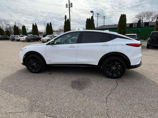 Summit White 2025 Buick Envista Sport Touring FWD